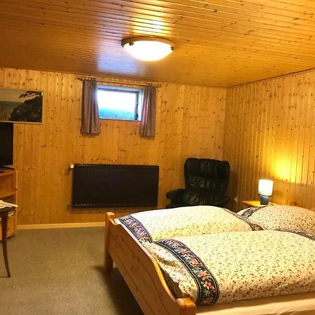 Schoenes Kellerzimmer Mit Bad Apartment Mittelangeln Luaran gambar