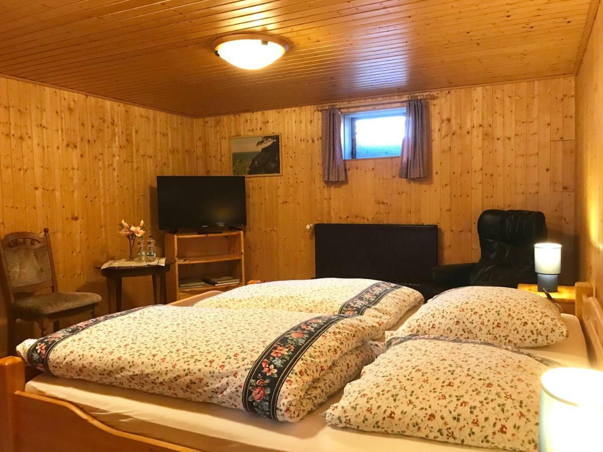 Schoenes Kellerzimmer Mit Bad Apartment Mittelangeln Luaran gambar